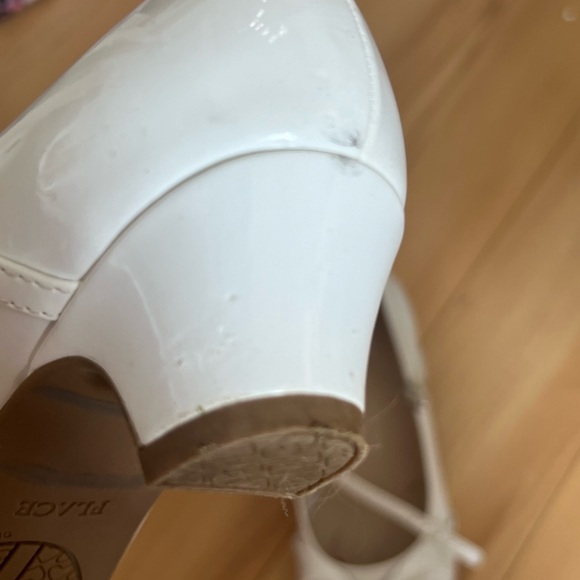 White girls small heel bow shoes size 4 - Picture 3 of 4